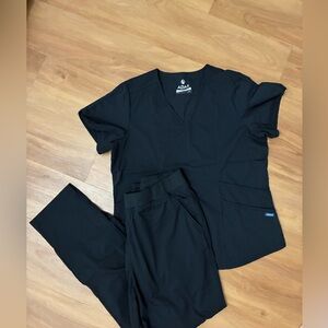 Adar Women's Black V-Neck Scrub Set Size XL